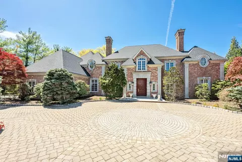 Exterior - 366 E Madison Ave, Cresskill, NJ 07626 photo 1 of 5