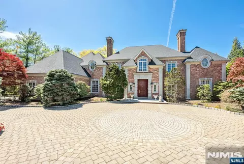 Exterior - 366 E Madison Ave, Cresskill, NJ 07626 photo 1 of 4