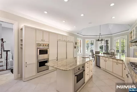 Kitchen - 366 E Madison Ave, Cresskill, NJ 07626 photo 3 of 4