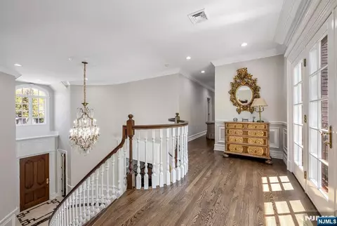 Entry Way - 366 E Madison Ave, Cresskill, NJ 07626 photo 5 of 7