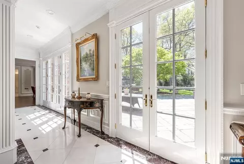 Entry Way - 366 E Madison Ave, Cresskill, NJ 07626 photo 4 of 7