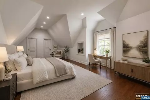 Bedroom - 366 E Madison Ave, Cresskill, NJ 07626 photo 4 of 5
