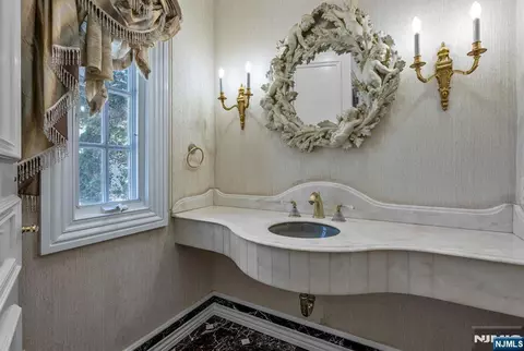 Bath - 366 E Madison Ave, Cresskill, NJ 07626 photo 4 of 6