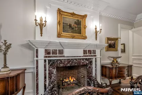 Dining - 366 E Madison Ave, Cresskill, NJ 07626 photo 3 of 4