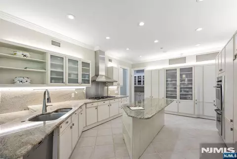 Kitchen - 366 E Madison Ave, Cresskill, NJ 07626 photo 1 of 4