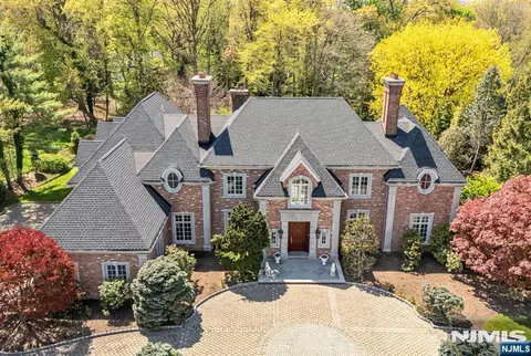 366 E Madison Ave, Cresskill, NJ 07626