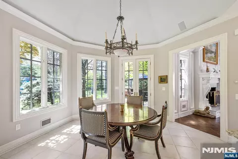 Dining - 366 E Madison Ave, Cresskill, NJ 07626 photo 4 of 4