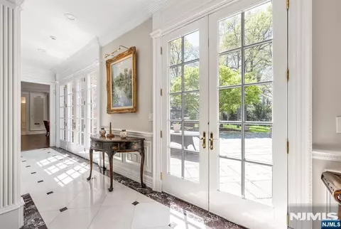 Entry Way - 366 E Madison Ave, Cresskill, NJ 07626 photo 4 of 7