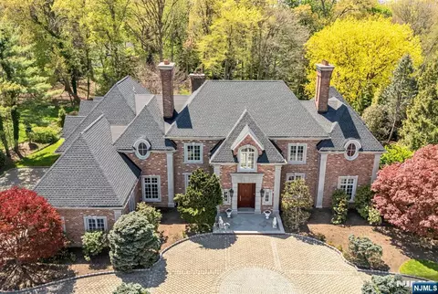 Exterior - 366 E Madison Ave, Cresskill, NJ 07626 photo 2 of 5