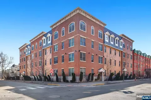 974 Summit, Jersey City, NJ 07307