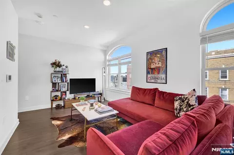 974 Summit, Jersey City, NJ 07307