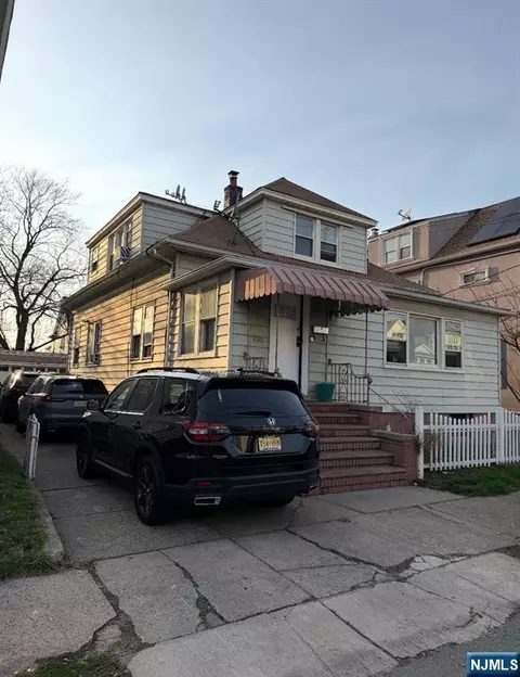1080 25th St, Paterson, NJ 07513