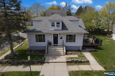 138 Summit Ave, New Milford, NJ 07646