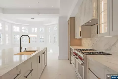 Kitchen - 67 Robin Ln, Alpine, NJ 07620 photo 3 of 7