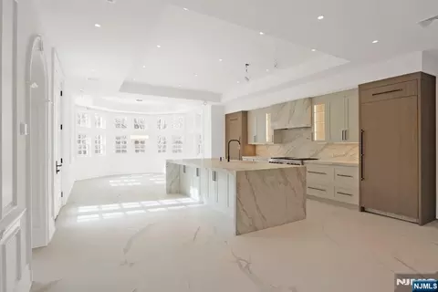 Kitchen - 67 Robin Ln, Alpine, NJ 07620 photo 1 of 7