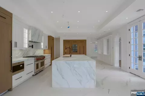 Kitchen - 67 Robin Ln, Alpine, NJ 07620 photo 4 of 7