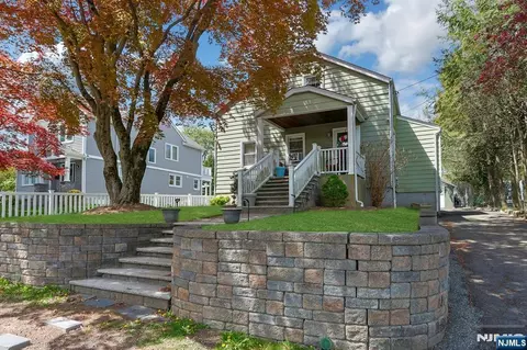 54 Chestnut Ave, Park Ridge, NJ 07656