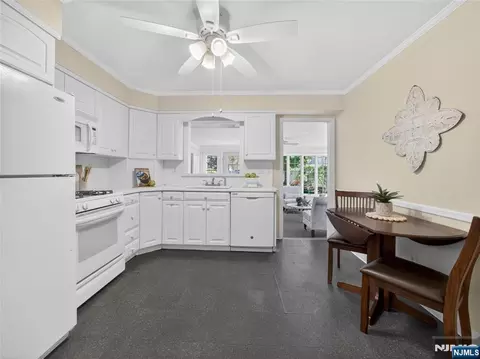 Entry Way - 832 Summit Ave, Hackensack, NJ 07601 photo 1 of 2