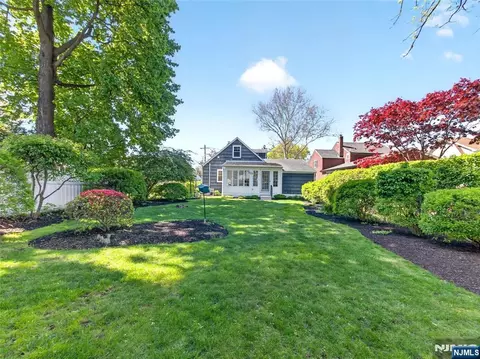 Exterior - 832 Summit Ave, Hackensack, NJ 07601 photo 3 of 5