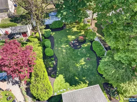 Exterior - 832 Summit Ave, Hackensack, NJ 07601 photo 5 of 5