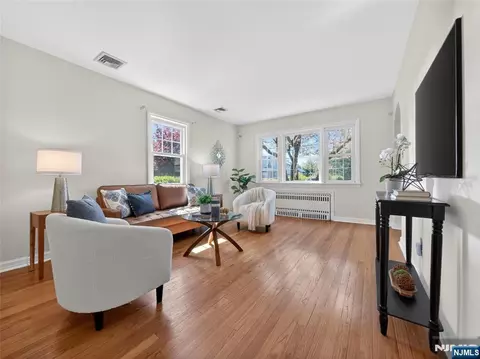 Living - 832 Summit Ave, Hackensack, NJ 07601 photo 2 of 5