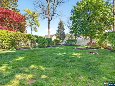 Exterior - 832 Summit Ave, Hackensack, NJ 07601 photo 2 of 5
