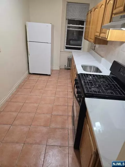 135 A4 40th St, Union City, NJ 07087