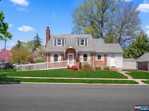 3 Wolcott Rd, Dumont, NJ 07628