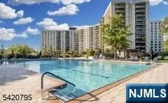 2 Claridge Dr #10IW, Verona, NJ 07044