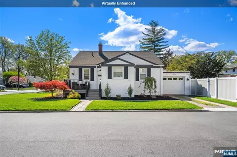 51 New Jersey Ave, Bergenfield, NJ 07621