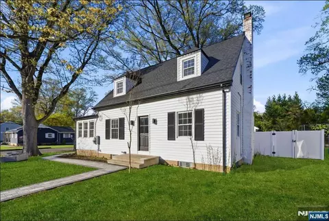 224 Godwin Ave, Wyckoff, NJ 07481