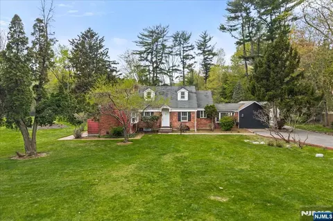 452 Harriot Ave, Harrington Park, NJ 07640