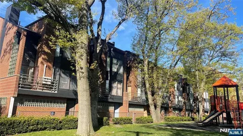 1275 Anderson Ave #A4, Fort Lee, NJ 07024
