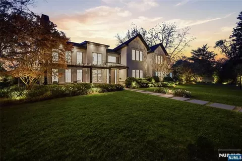 60 Anderson Ave, Closter, NJ 07624