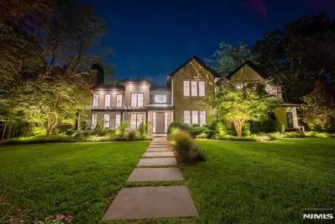 60 Anderson Ave, Closter, NJ 07624