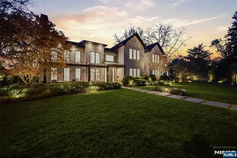 60 Anderson Ave, Closter, NJ 07624
