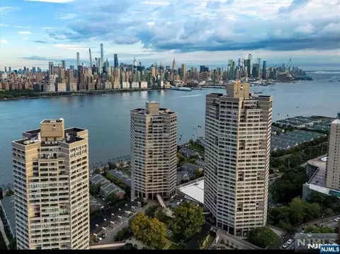 7000 Boulevard East Blvd #49I, Guttenberg, NJ 07093