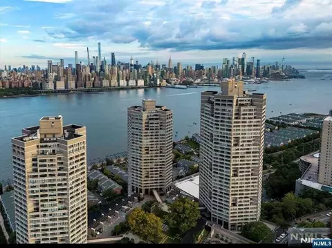 7000 Boulevard East Blvd #49I, Guttenberg, NJ 07093