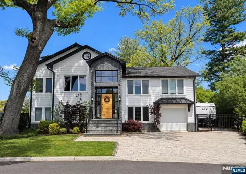 157 Atkins Ter, East Rutherford, NJ 07073