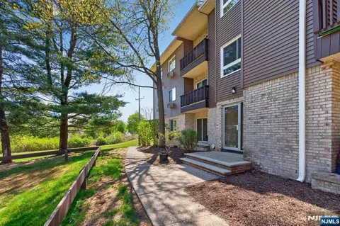 102 Federal Hill Rd #U102A, Pompton Lakes, NJ 07442