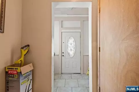 Entry Way - 44 Scheerer Ave, Newark, NJ 07112 photo 1 of 7