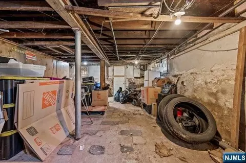 Entry Way - 44 Scheerer Ave, Newark, NJ 07112 photo 5 of 7