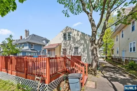 Exterior - 44 Scheerer Ave, Newark, NJ 07112 photo 8 of 10