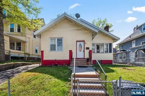 44 Scheerer Ave, Newark, NJ 07112