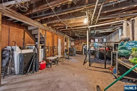 Entry Way - 44 Scheerer Ave, Newark, NJ 07112 photo 6 of 7