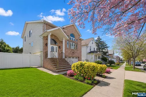 536 2nd Ave, Lyndhurst, NJ 07071