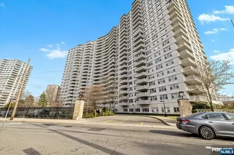2000 Linwood Ave #14Y, Fort Lee, NJ 07024
