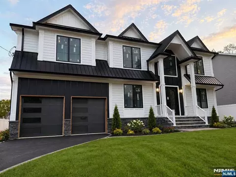166 Victoria Ave, Paramus, NJ 07652