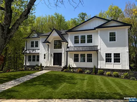 81 Eastbrook Dr, River Edge, NJ 07661