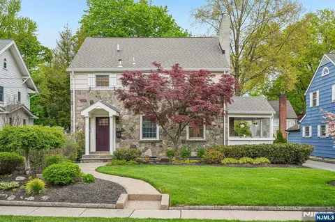 75 S Highwood Ave, Glen Rock, NJ 07452